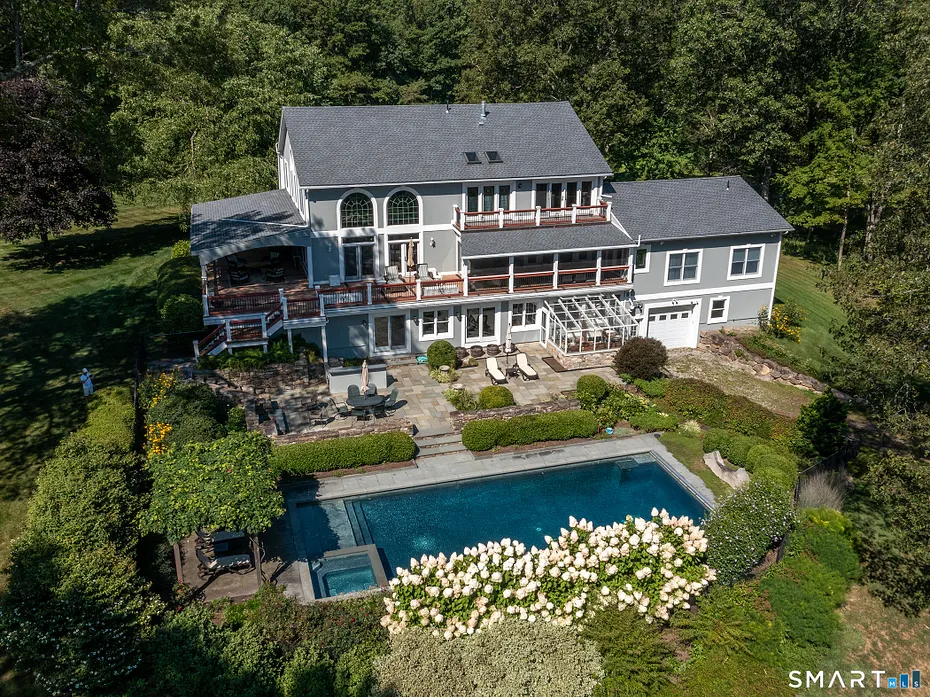 8 Sunrise Lane Photo 3