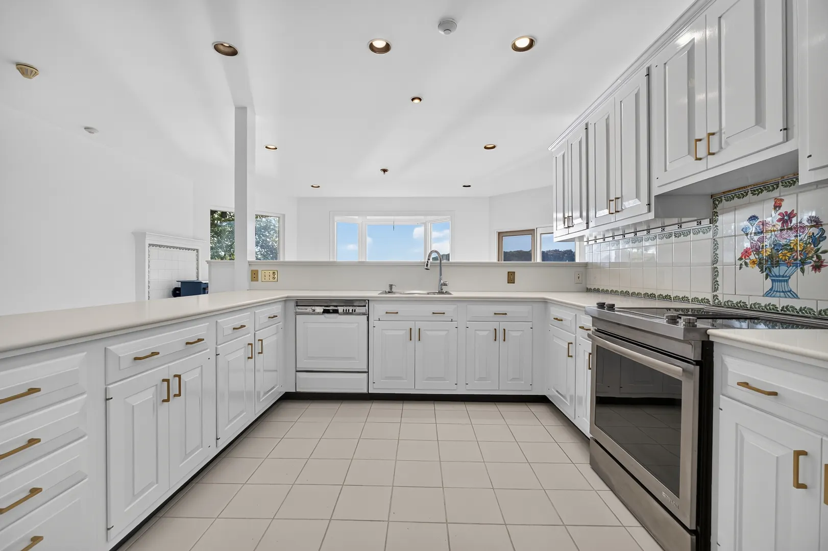 87 Cove Road Photo 14
