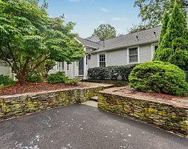 2 Evergreen Avenue