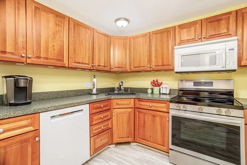 195 Bridle Cross Road #195 Photo 10