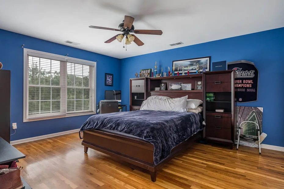 9 Pierpont Court Photo 23