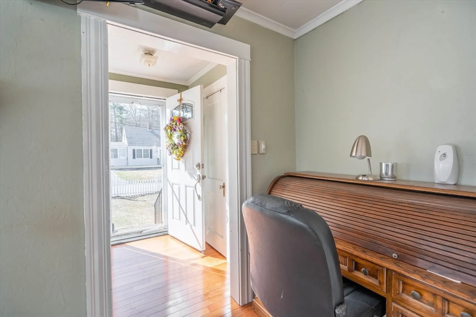 57 Ash Street Photo 16