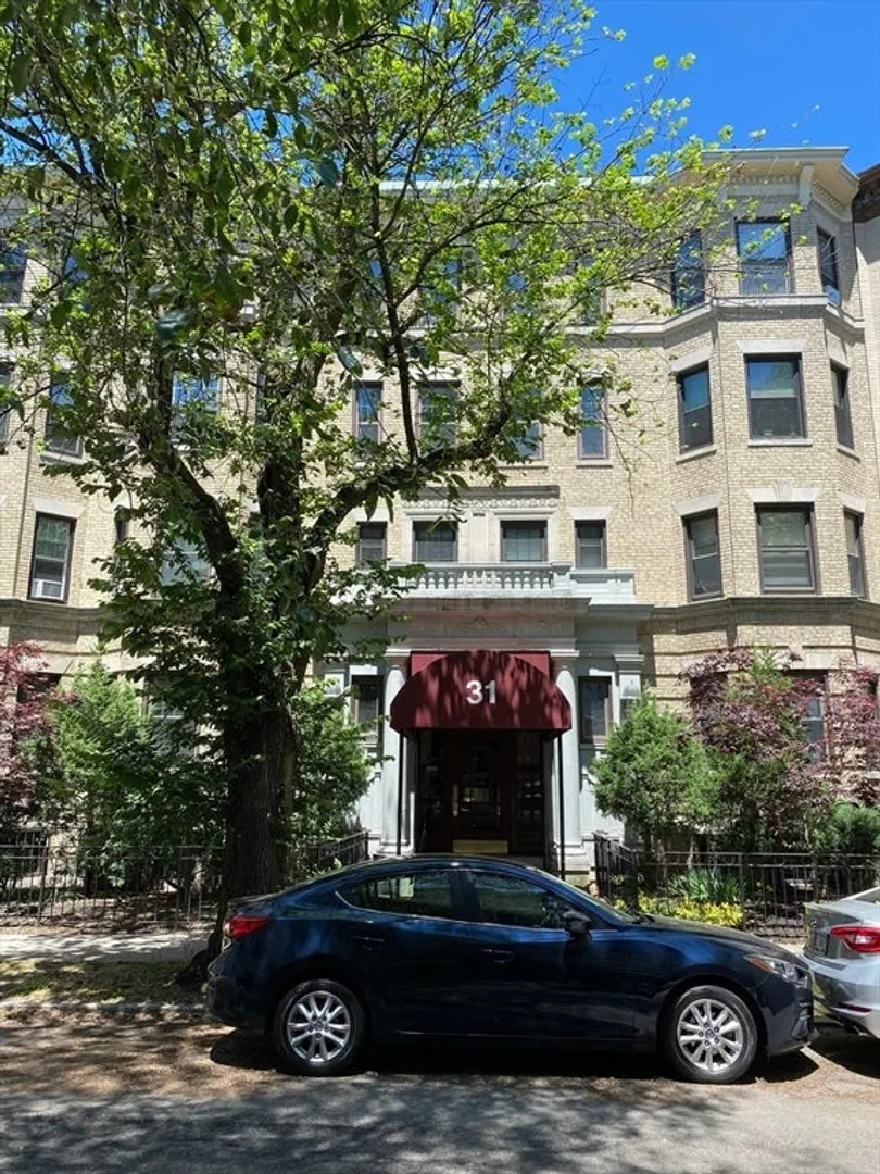 31 Queensberry St  #23 Photo 1