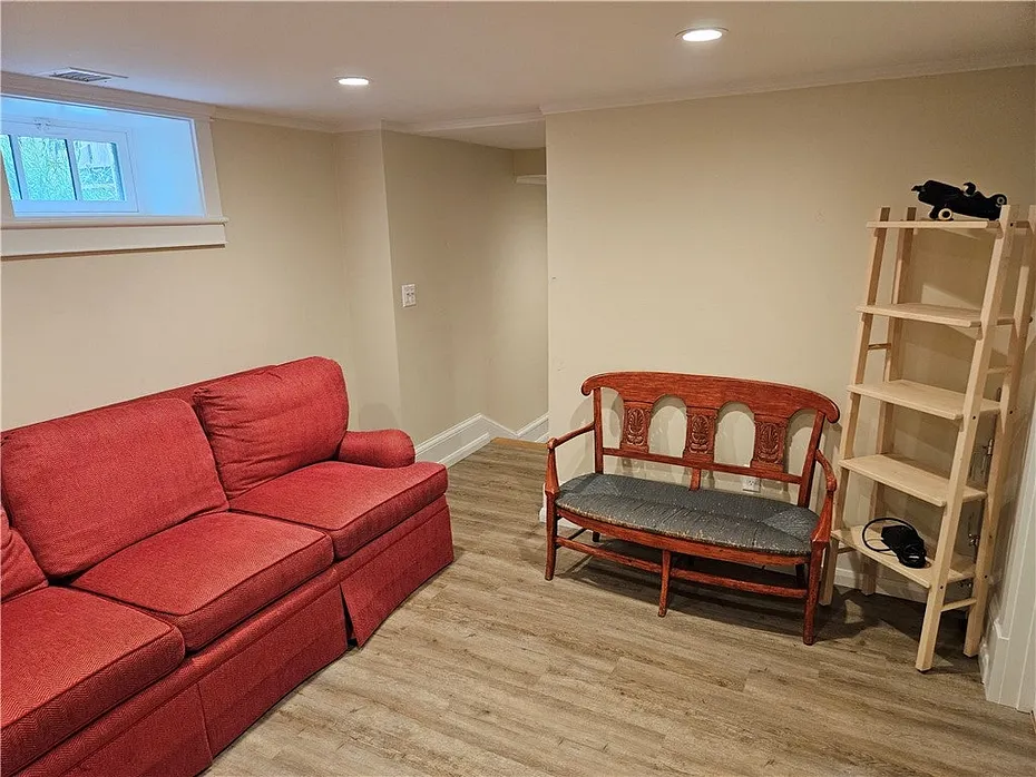 209 Coggeshall Avenue Photo 42