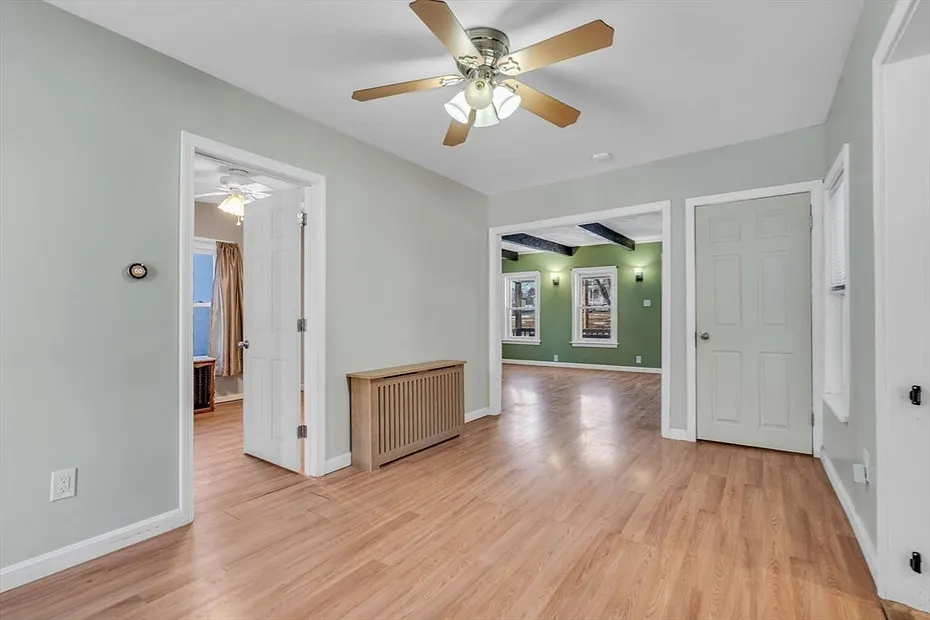 34 Pleasant St Photo 12
