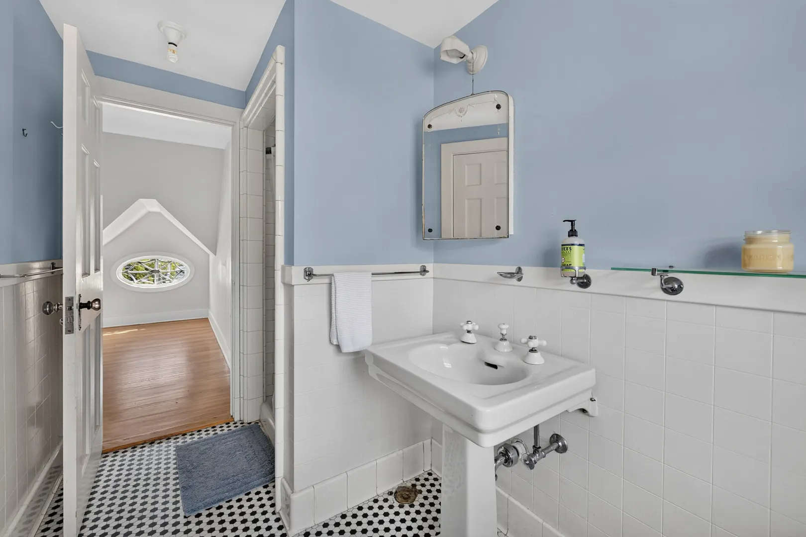 39 Glenwood Avenue Photo 33