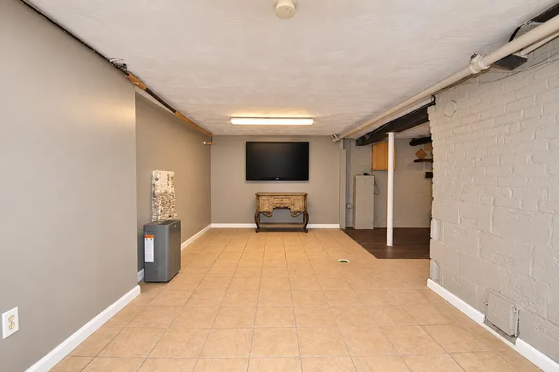 1245 Bay St Photo 24