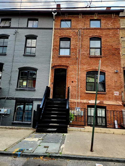70 Lander Street Photo 41