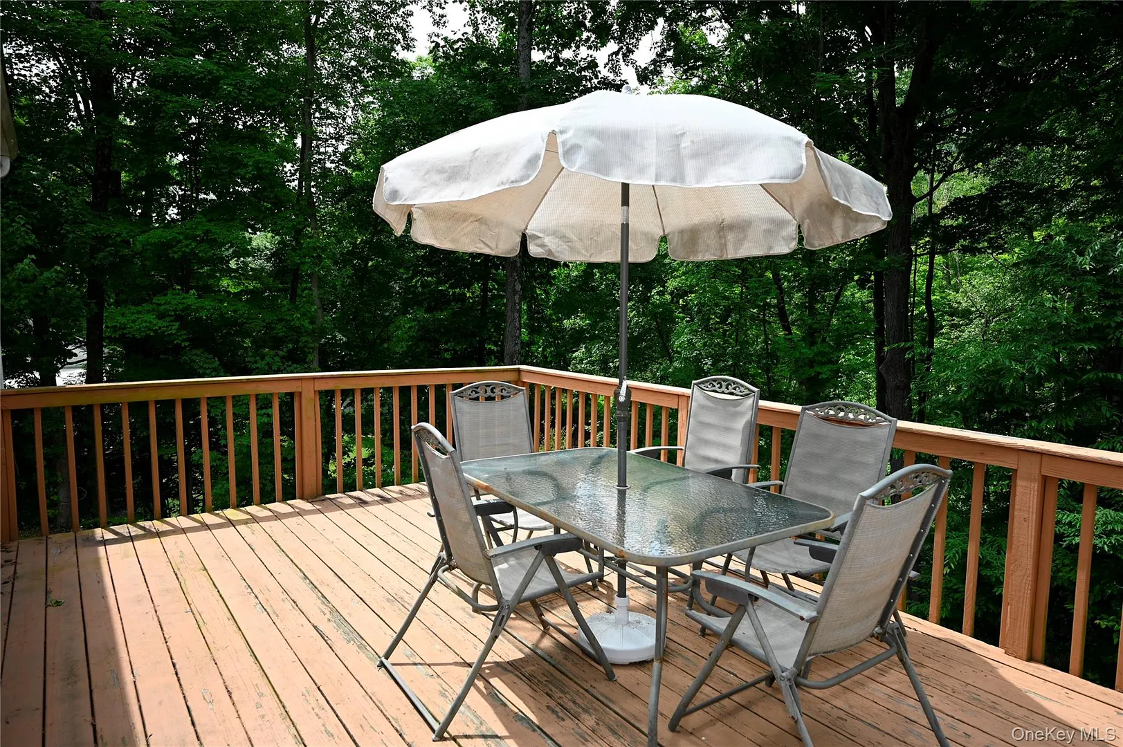 16 Greenridge Court Photo 10