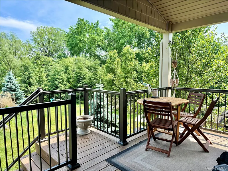 26 Bridle Lane Photo 13