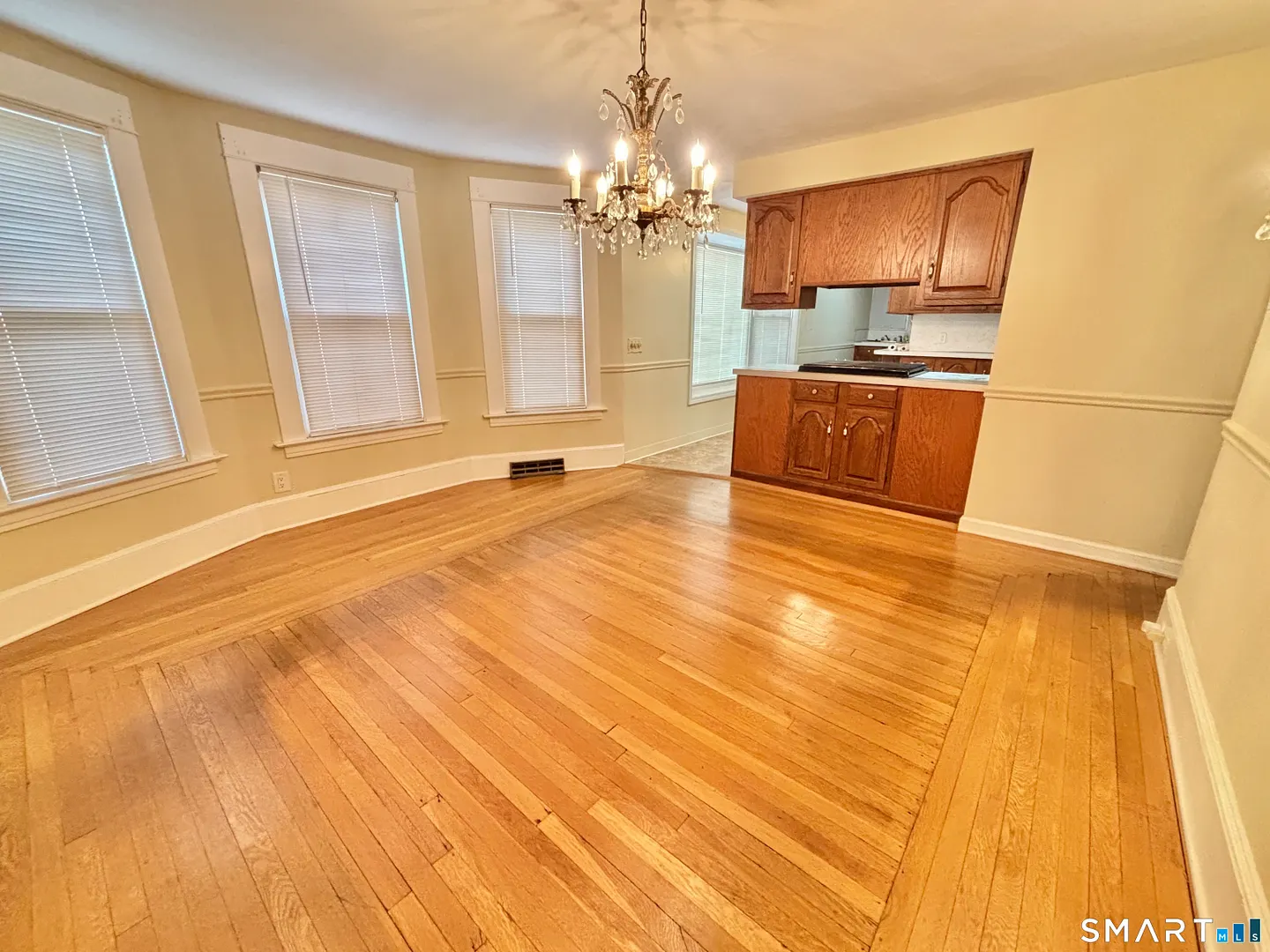 697 Washington Avenue Photo 9