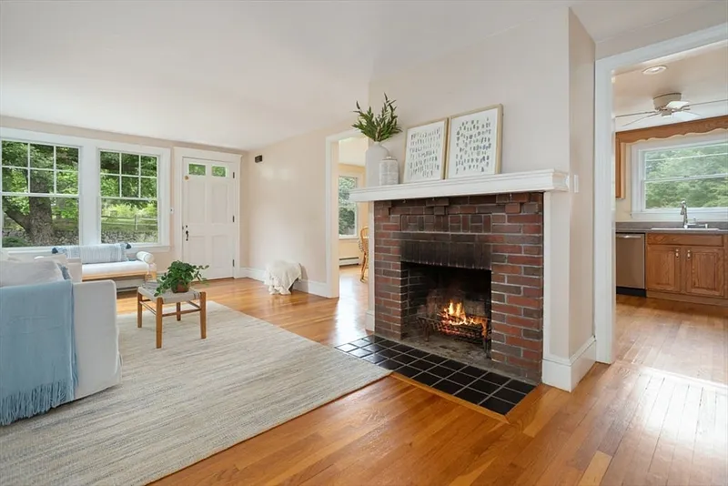 71 Grove Street Photo 6