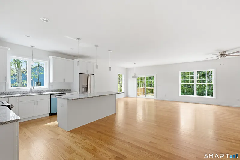 18 Spring Hill Lane Photo 9