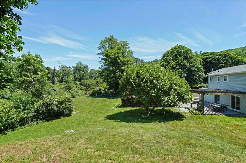 11 Kenneth Drive Photo 43