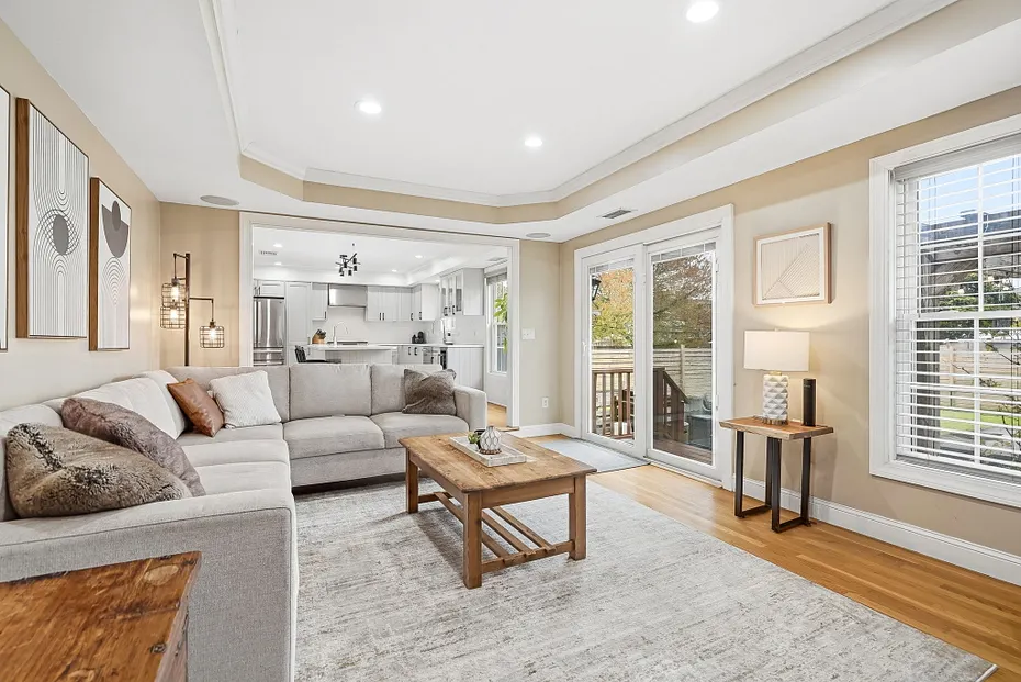 80 Third Avenue Photo 10