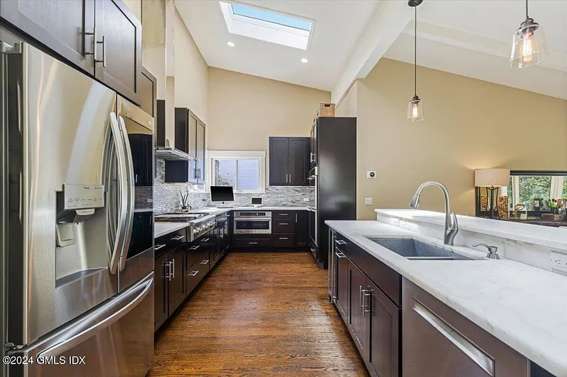 70 Gregory Road Photo 10
