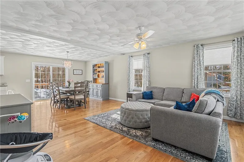 100 Franklin Road Photo 17