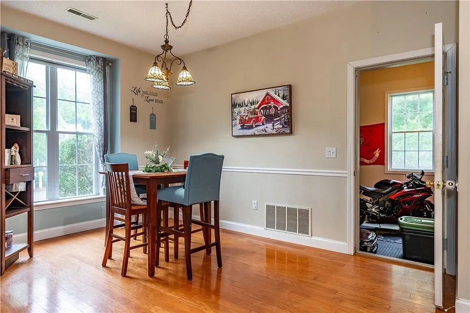 50 South Pond Drive Photo 19