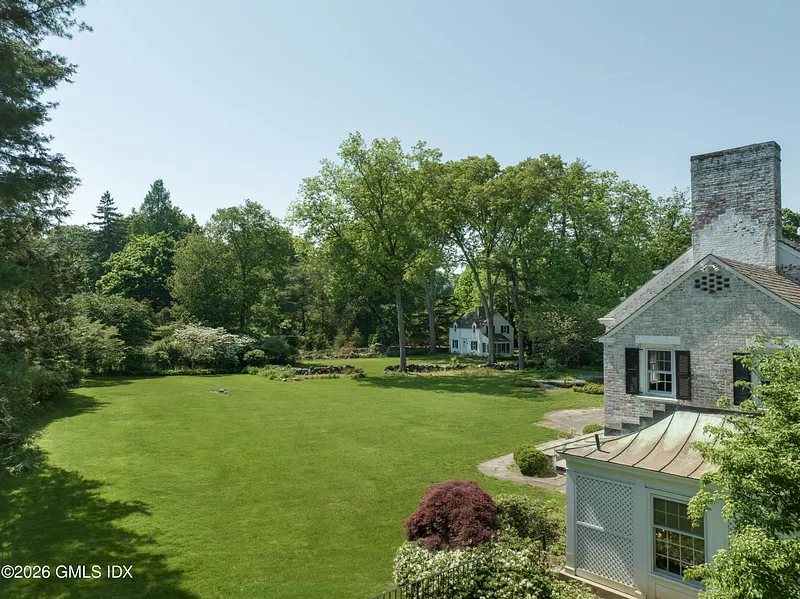 12 Woodside Road Photo 4