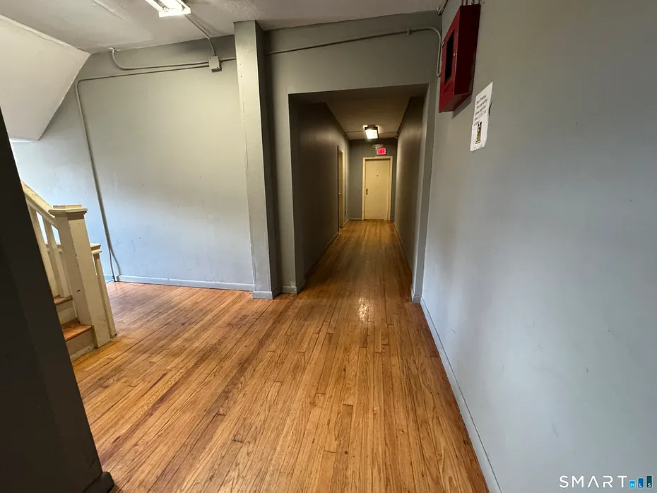 450 Franklin Avenue Photo 9