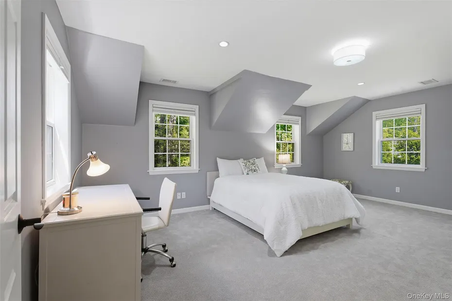 136 Devonshire Road Photo 25