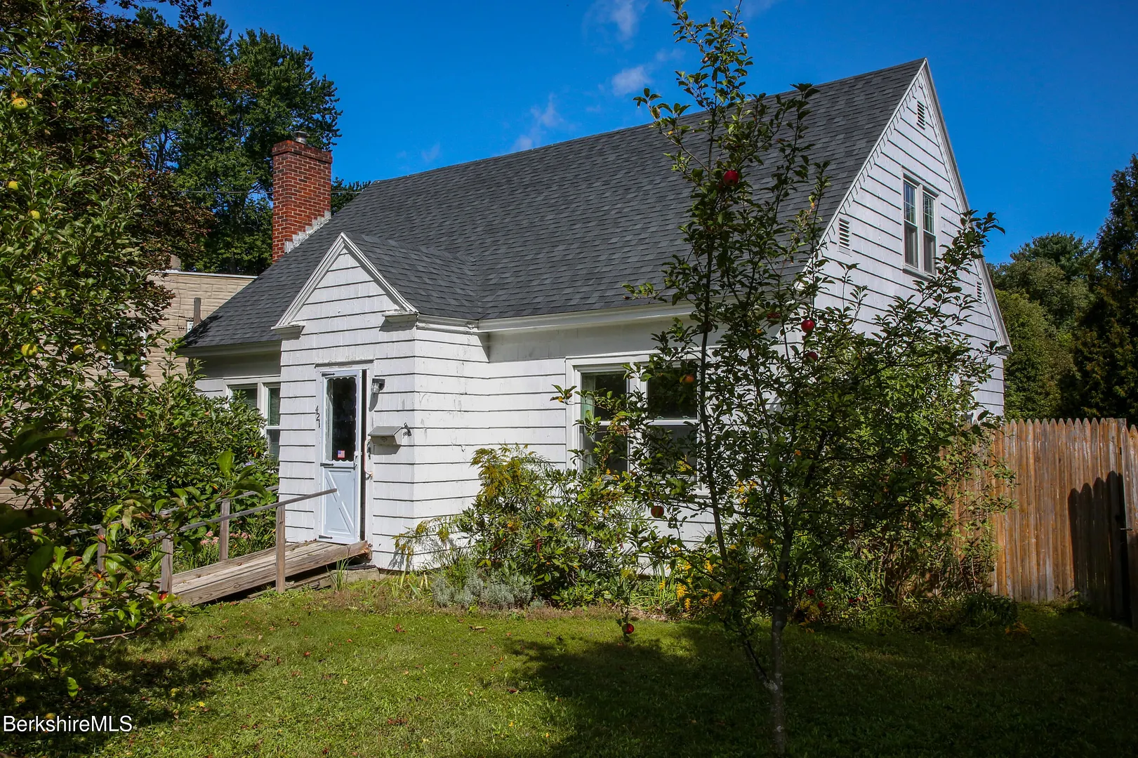 421 Elm St Photo 28