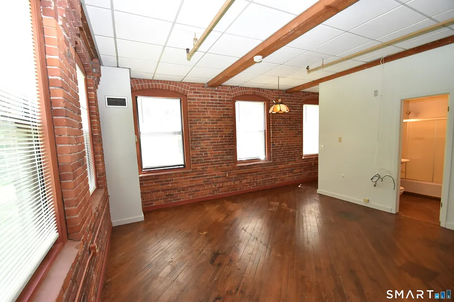 222 Williams Street East  #331 Photo 6