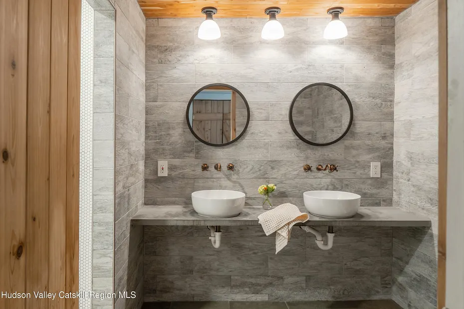 57 Anderson Road Photo 6