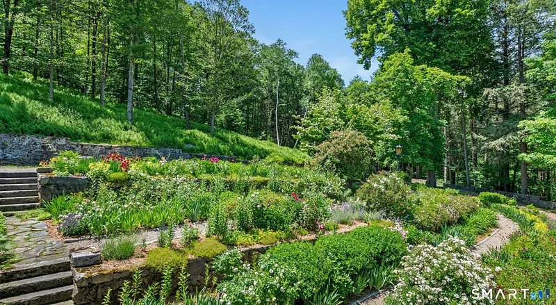 310 Litchfield Road Photo 4