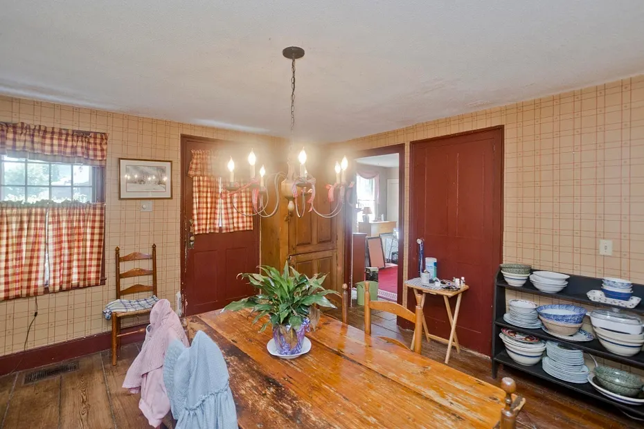40 Somers Rd Photo 36