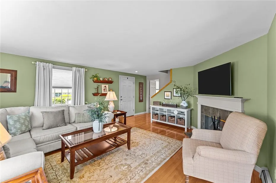 14 Wolcott Avenue Photo 9