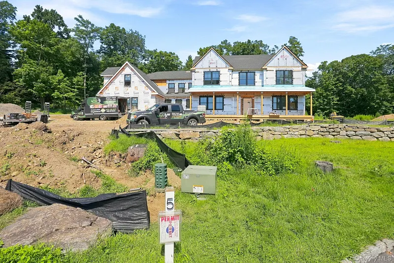 5 Boulder Pond Drive Photo 3