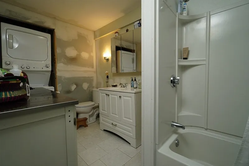 31 Floyd St Photo 13