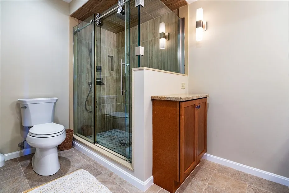 152 Crompton Avenue  #18 Photo 28