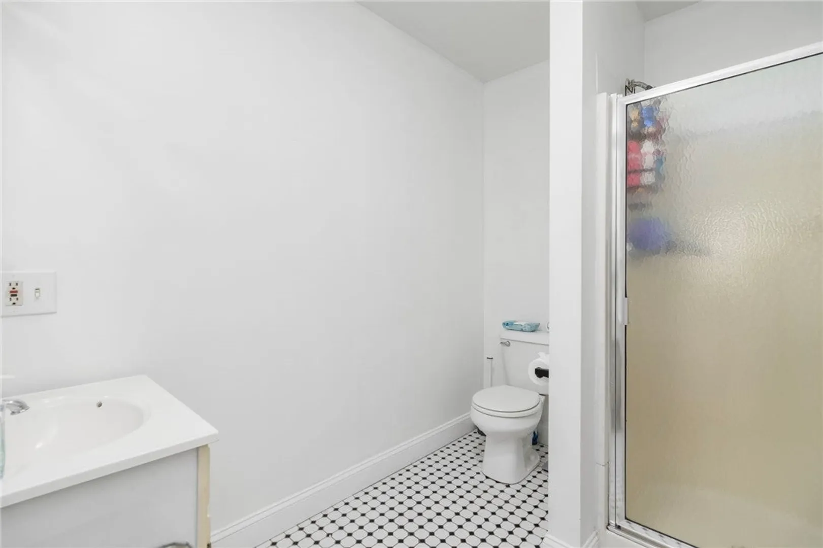681 Providence Street Photo 16