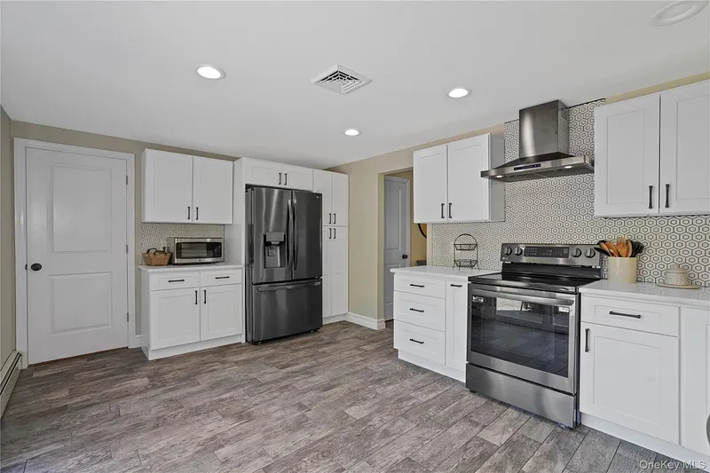11 Kenneth Drive Photo 14