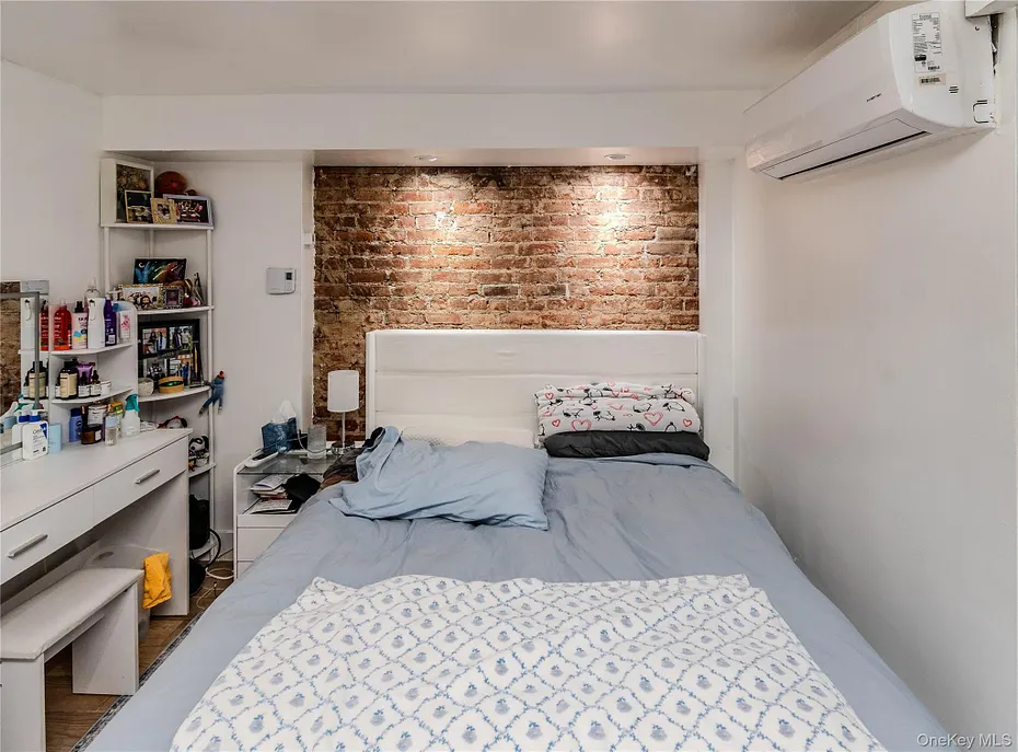 70 Lander Street Photo 13