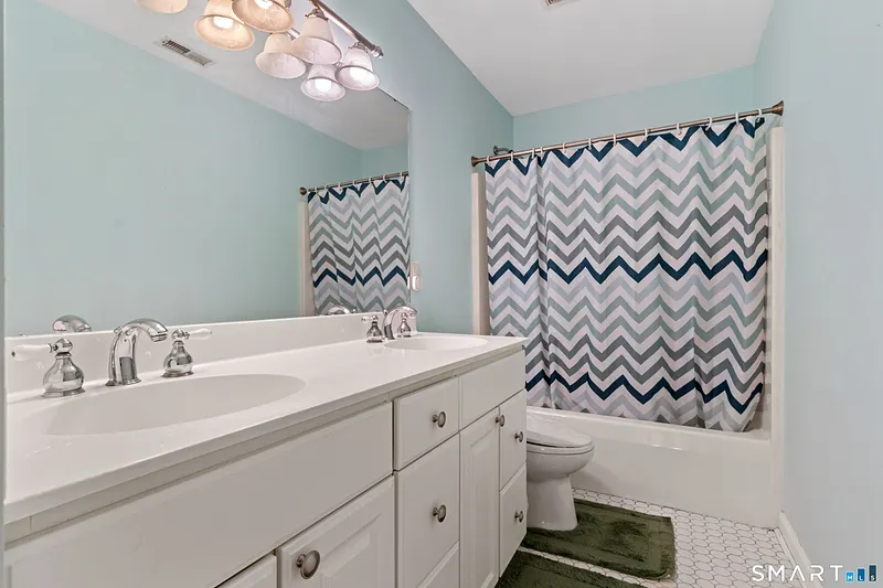 40 Lexington Way North Photo 21