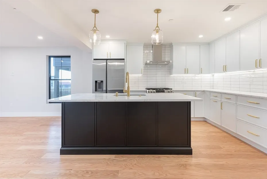 148 Falcon St #1 Photo 2