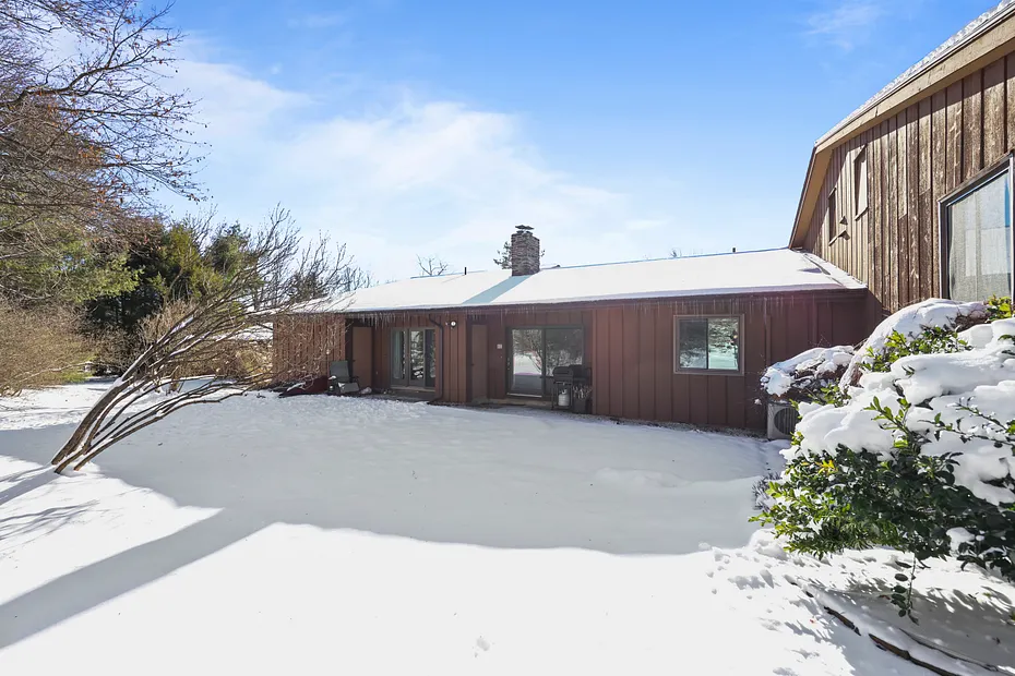 60 Churchill Crest Photo 25