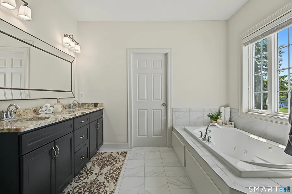 61 Lenox Road Photo 20