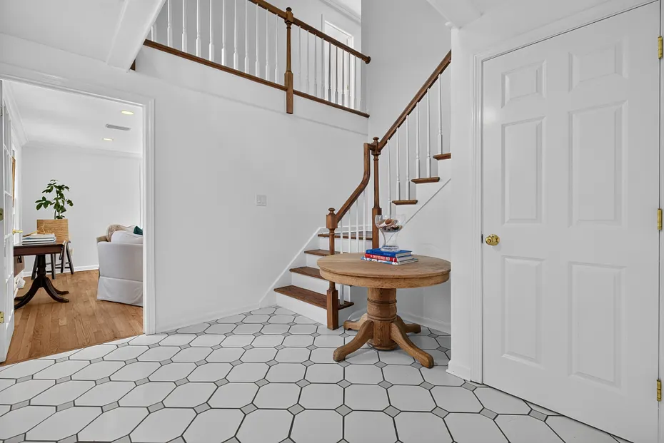 42 Concord Drive Photo 3
