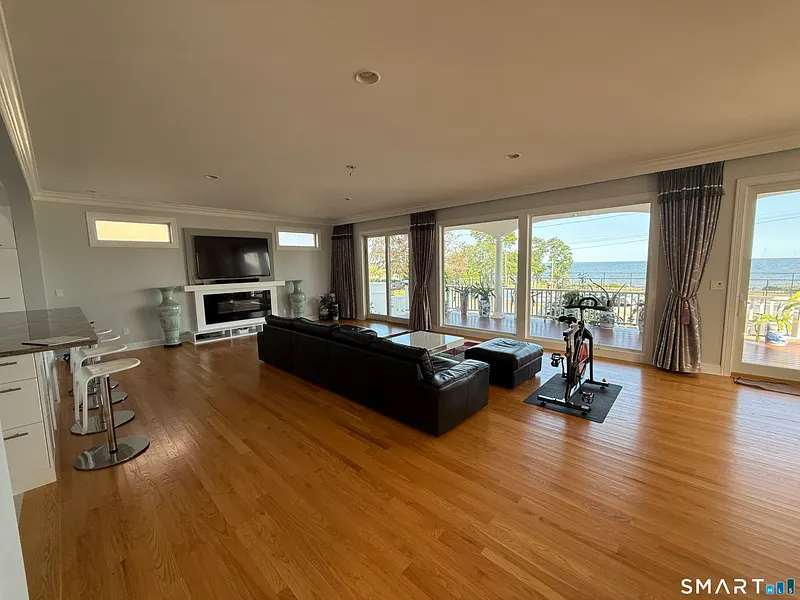 40 Hawley Avenue Photo 8