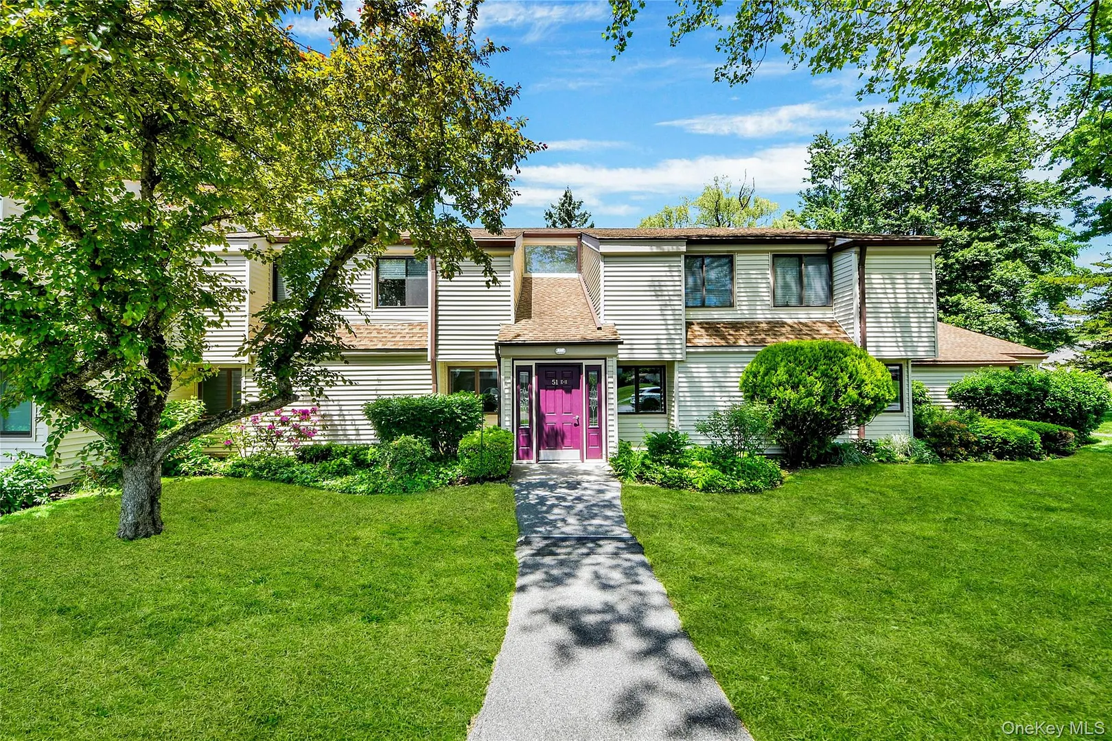 51 Jefferson Oval  #E Photo 1