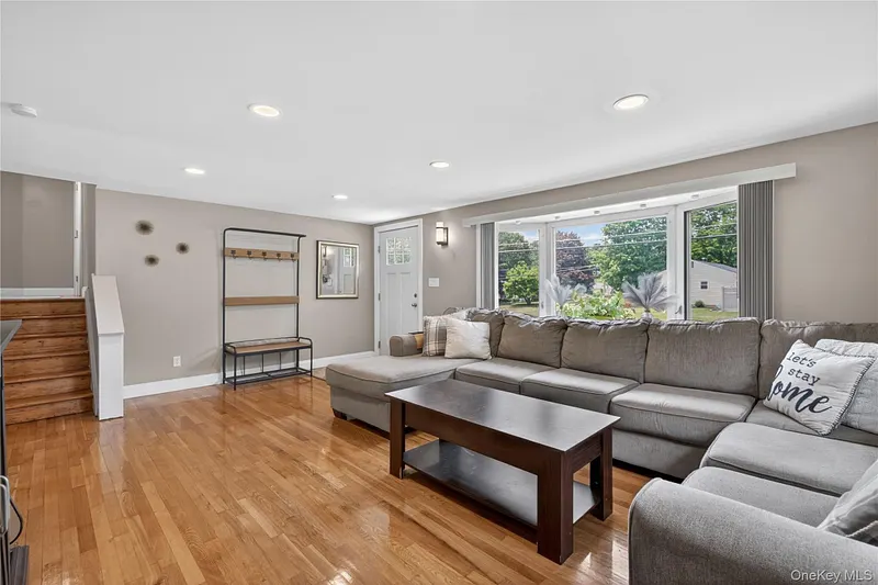9 Arbor Drive Photo 6