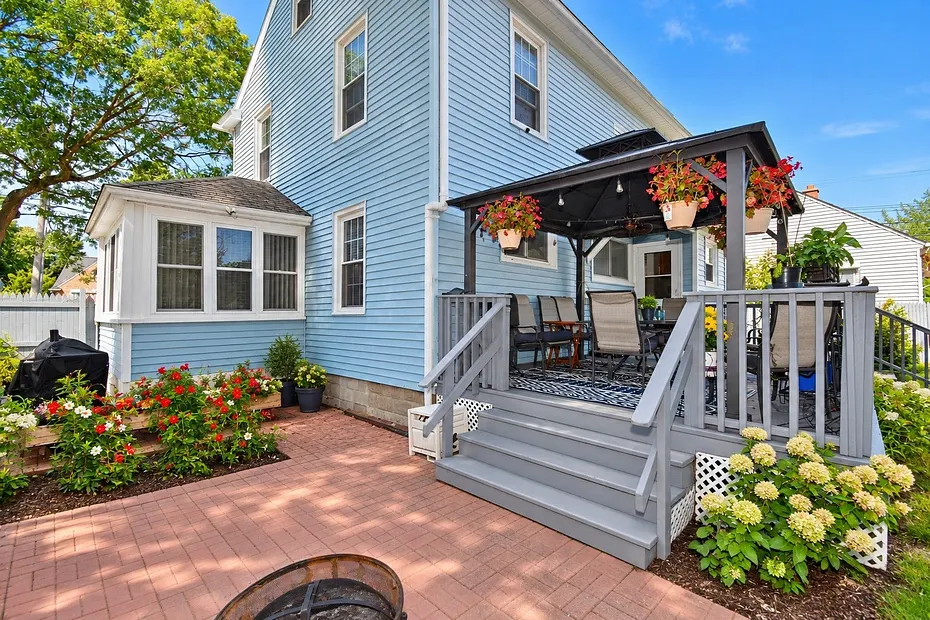 1245 Bay St Photo 4