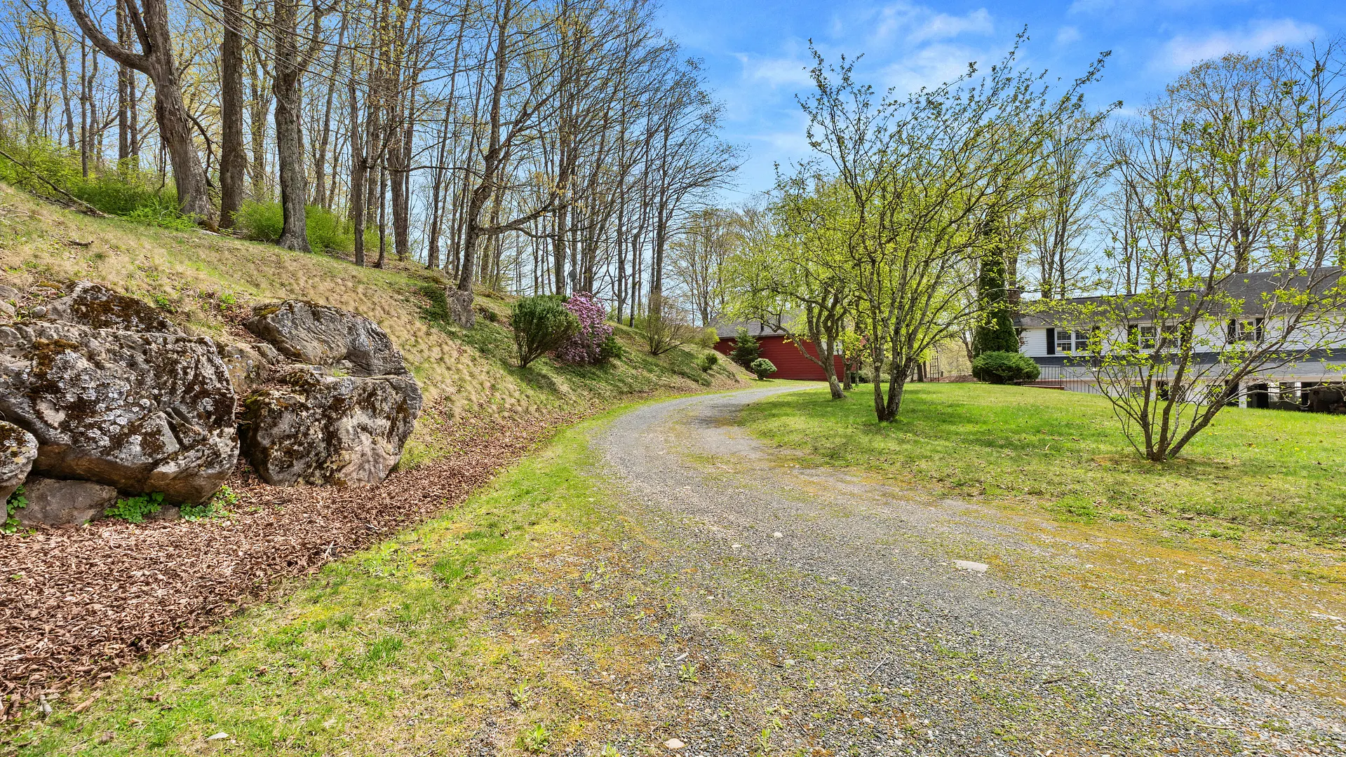 6 Tyringham Rd Photo 32