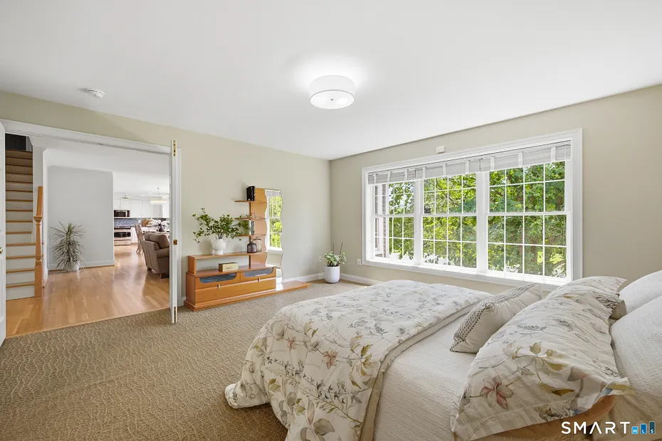 136 Talcott Ridge Road Photo 13