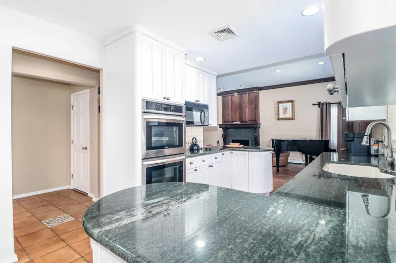 38 North Lake Shore Drive Photo 10