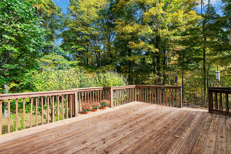 35 Aspen Ledges Road Photo 20